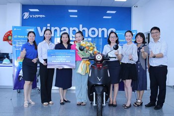 VNPT-Media trao thưởng Big Promotion 2026: 2 khách hàng miền Nam chính thức rinh xe điện về nhà!